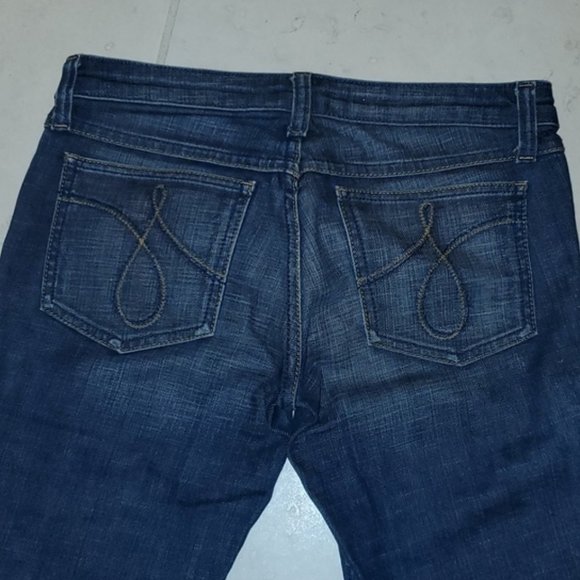 Juicy Couture Women's Capri denim Fitted Jeans. 27 - Picture 8 of 13